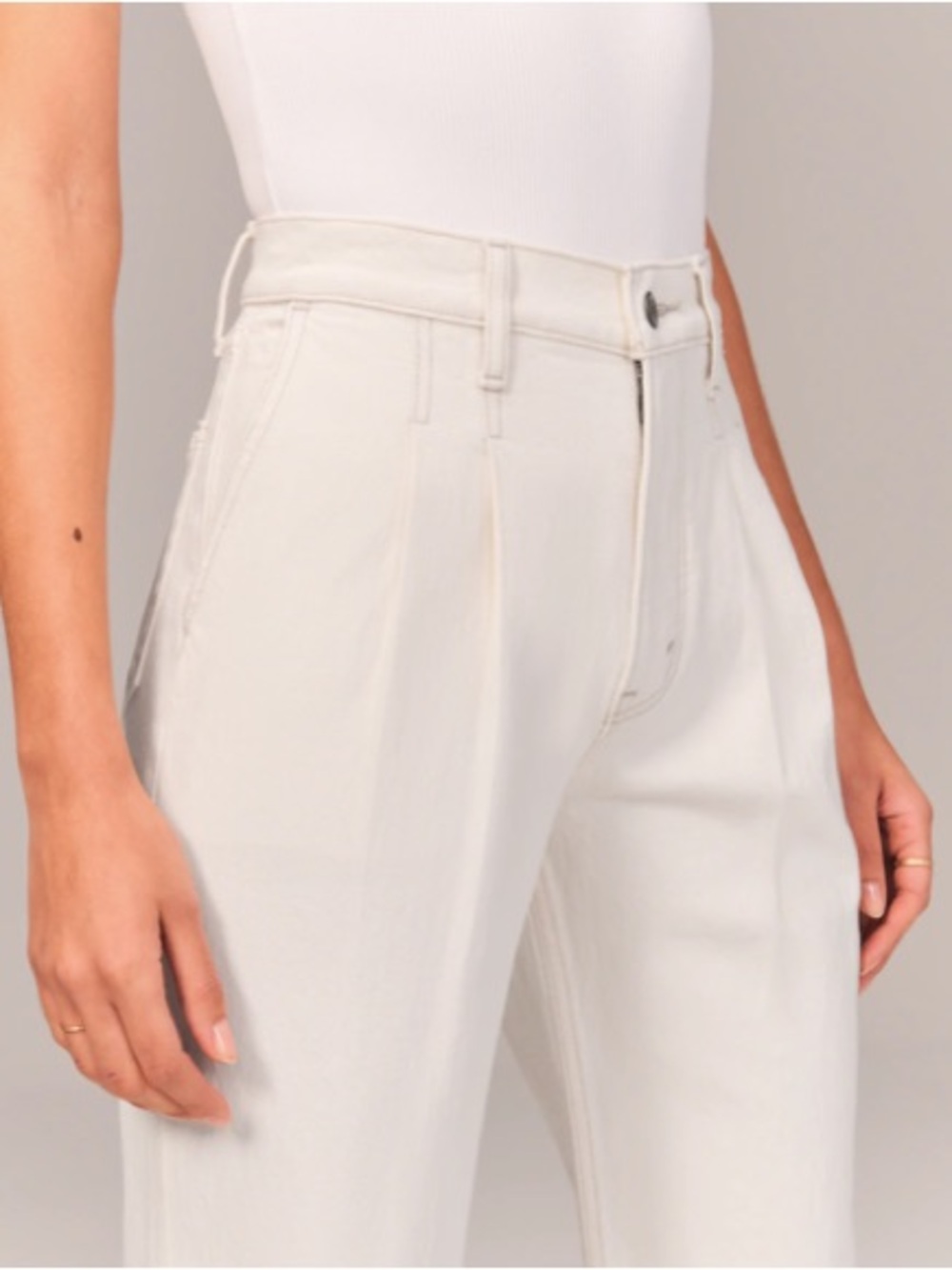Abercrombie & Fitch 90s Relaxed Fit Cream Jeans 4
